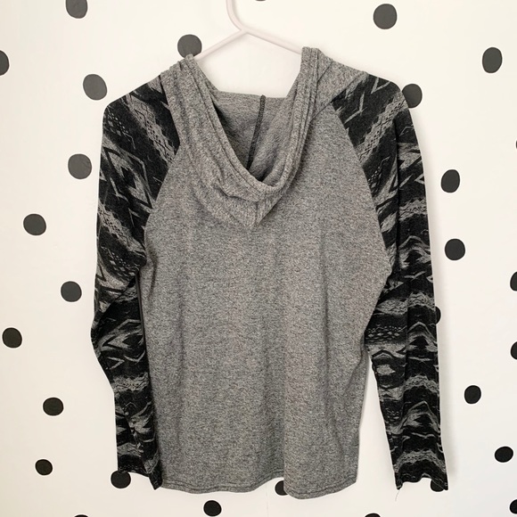 EUC CARON SHIRT W/HOOD SIZE S - Picture 4 of 7